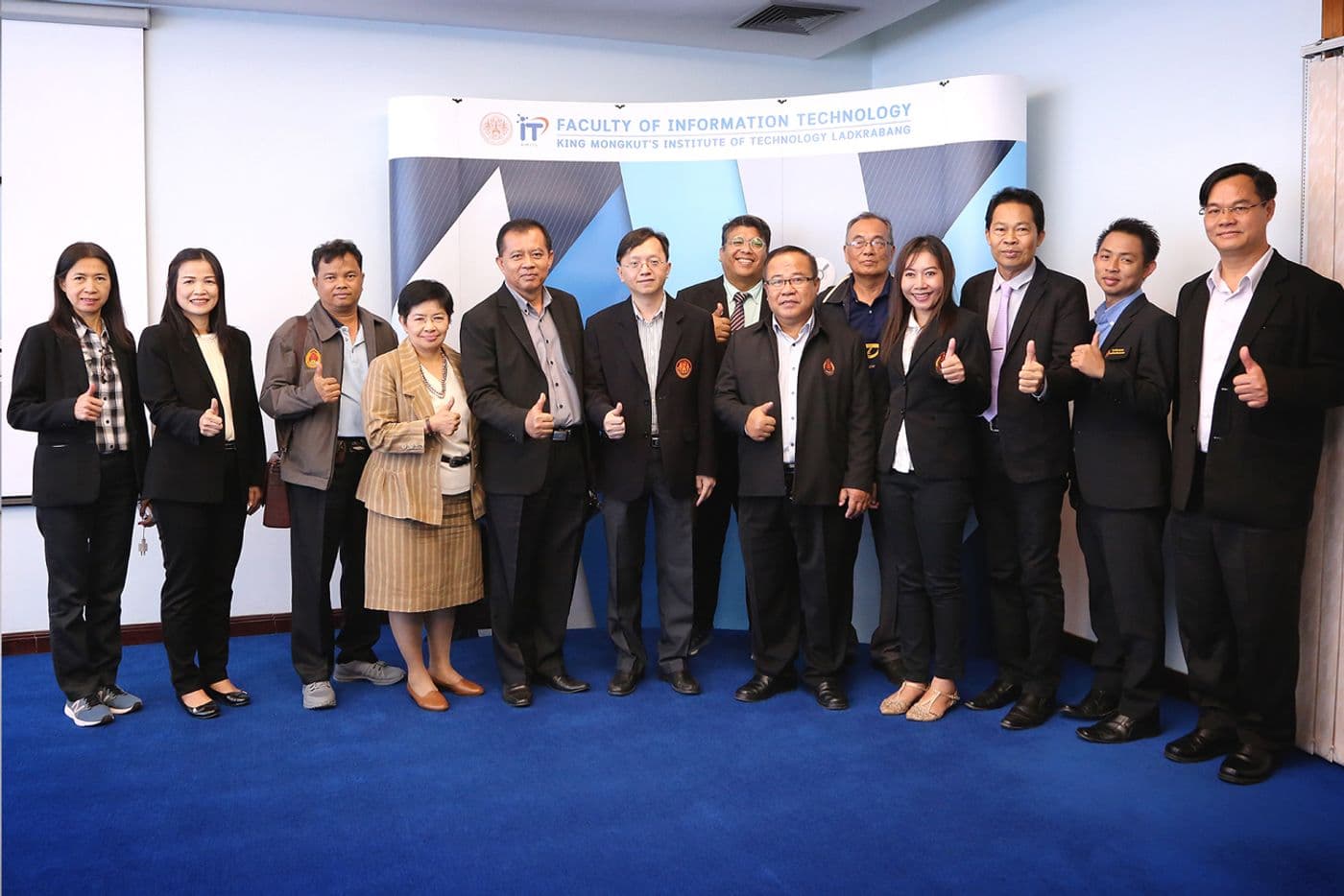 คณะเยี่ยมชมจาก ม.นครพนม