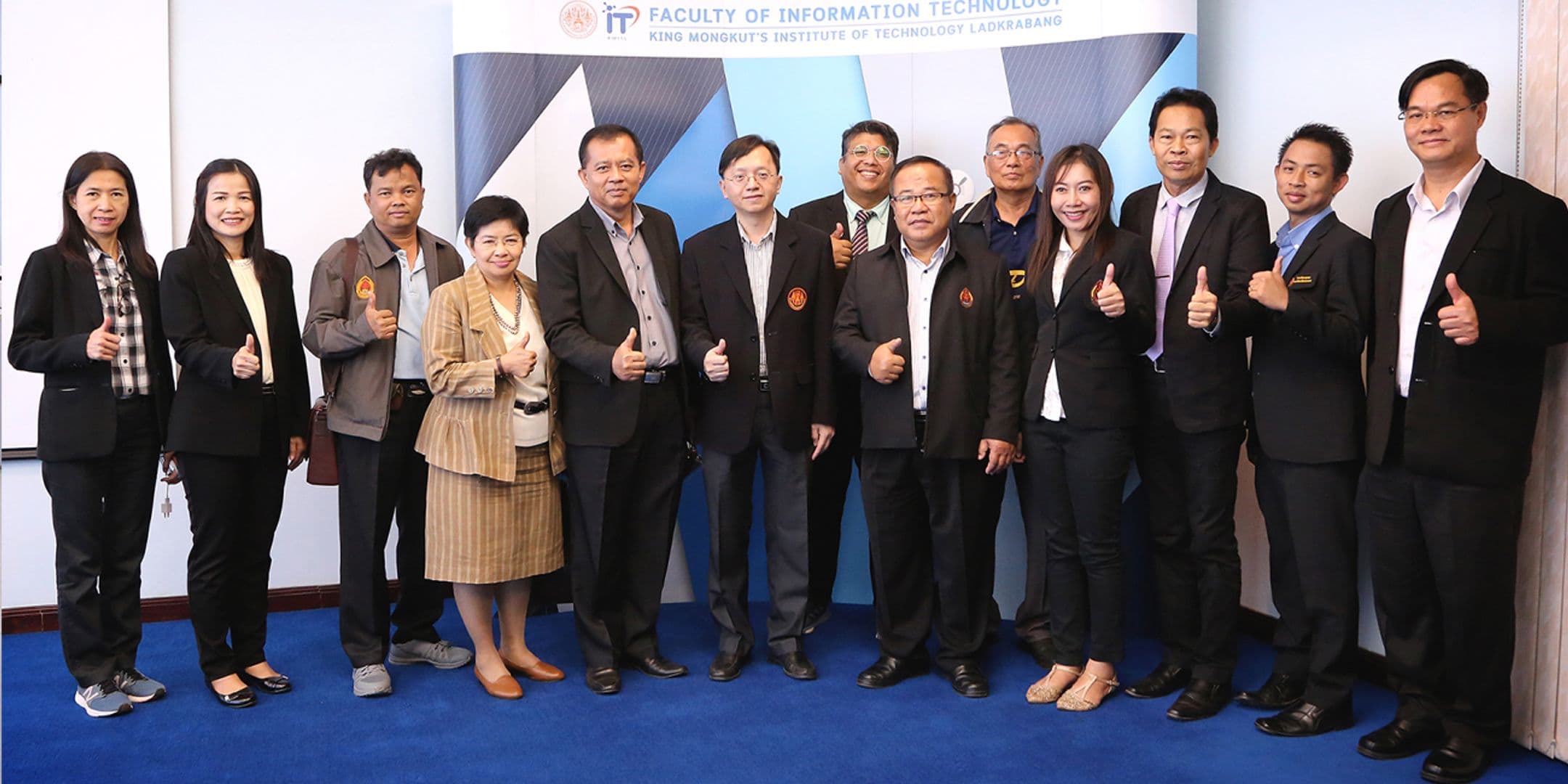 คณะเยี่ยมชมจาก ม.นครพนม